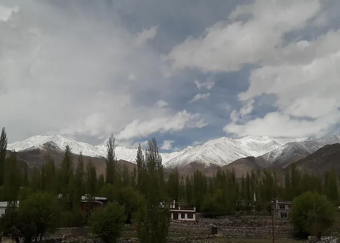 Khardung Laa View Hotel