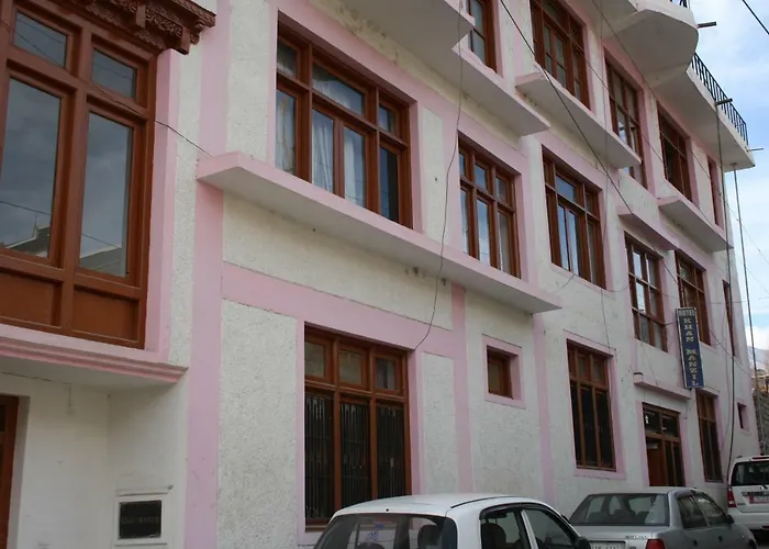 Hotel Khan Manzil